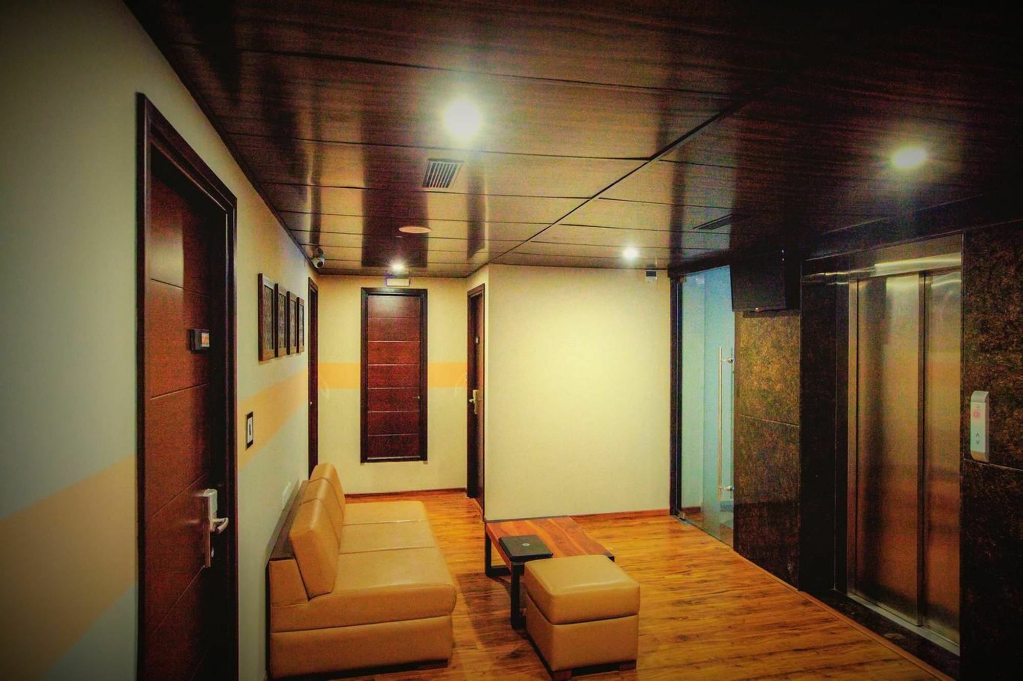 Minla Hotel Bangalore Eksteriør billede