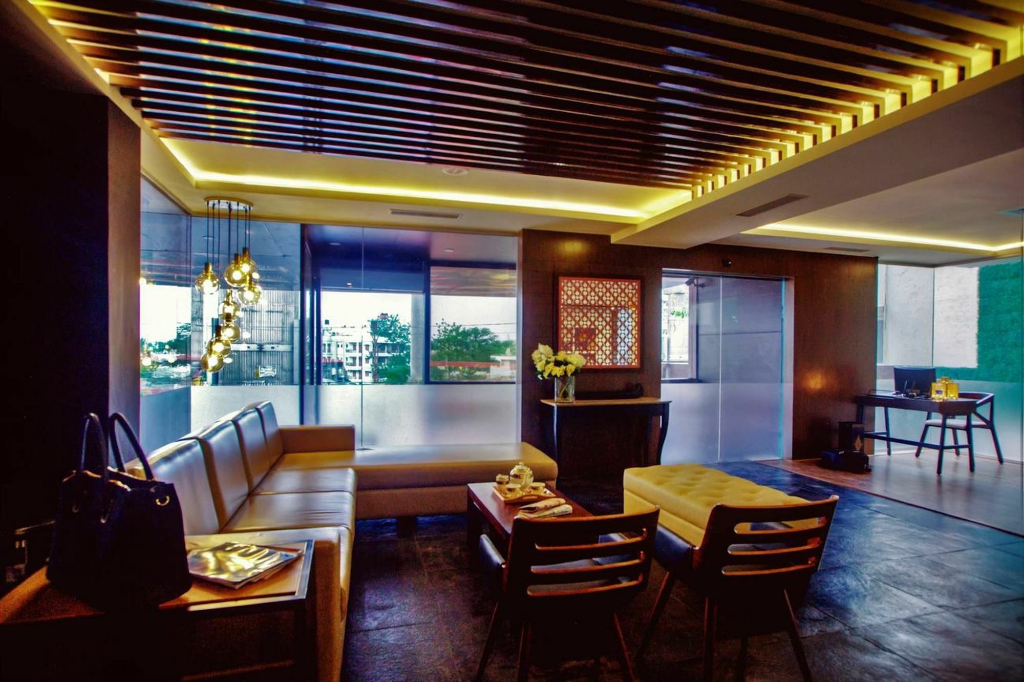 Minla Hotel Bangalore Eksteriør billede