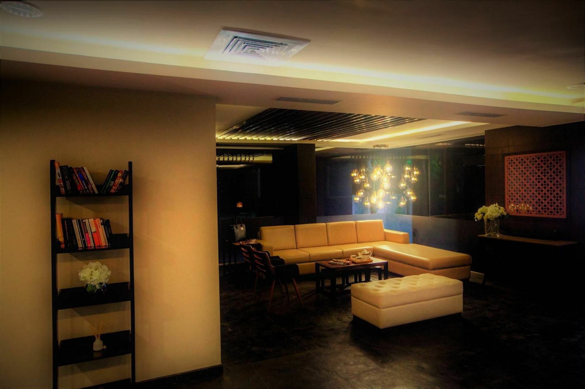 Minla Hotel Bangalore Eksteriør billede